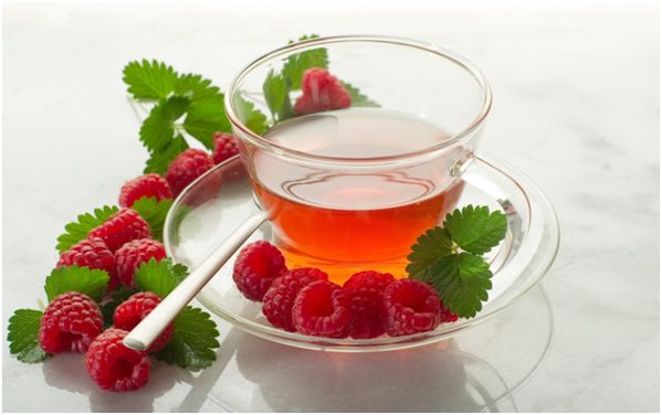 mint tea with raspberries