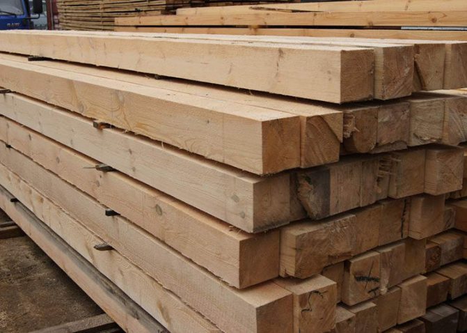 lemn pentru realizarea unui gard