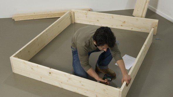 Children's sandbox with a lid for a summer residence: detailed photo instructions with drawings