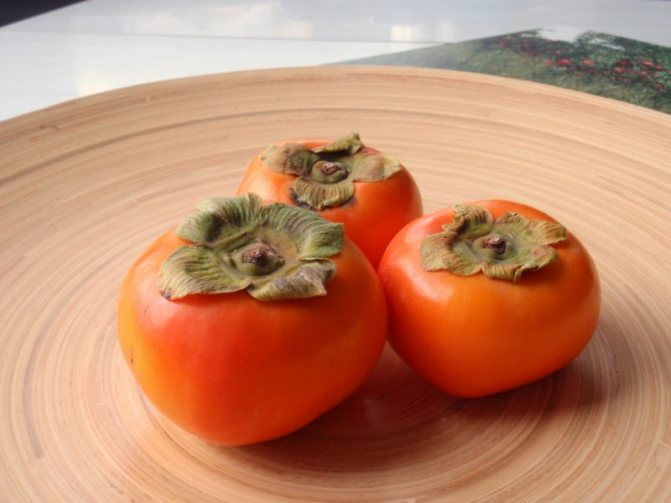 Persimmon: benefits and harms, useful properties for a woman's body