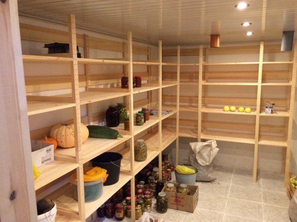 How to store zucchini in a cellar in winter