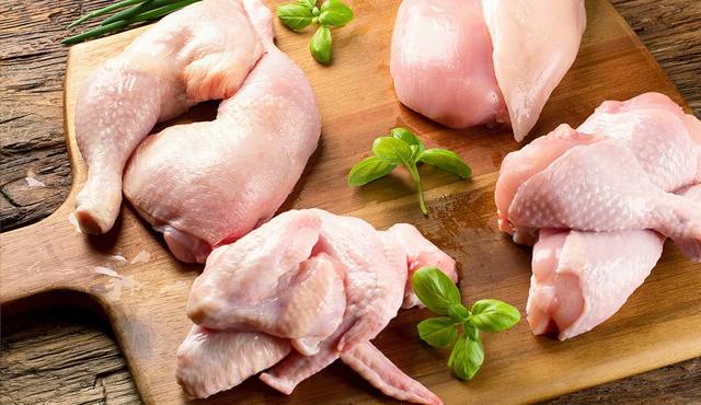 Hur man slaktar en kyckling: steg-för-steg-instruktioner med ett foto