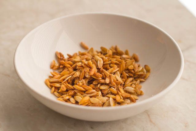 how to dry pumpkin seeds at home