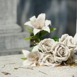 Какви цветя може да се носи на гробището