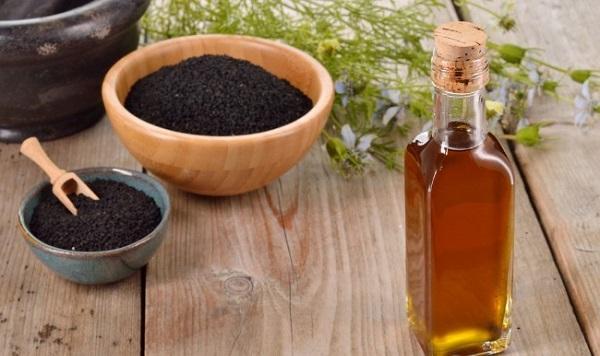 What color is black cumin oil