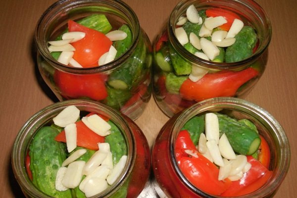 Canning bell peppers with cucumbers