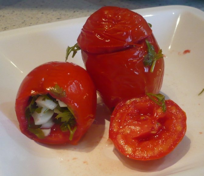 Tomato acar dengan lobak