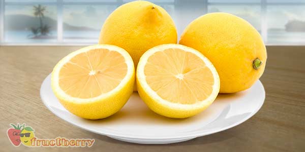citron na talíři
