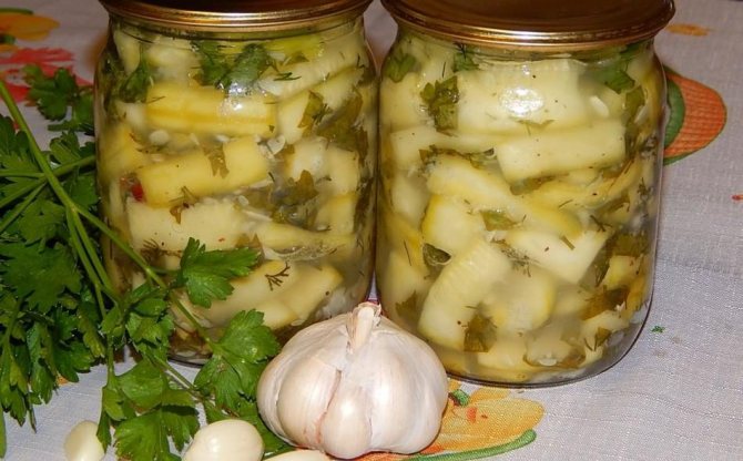 Cendawan susu acar dengan bawang putih: resipi