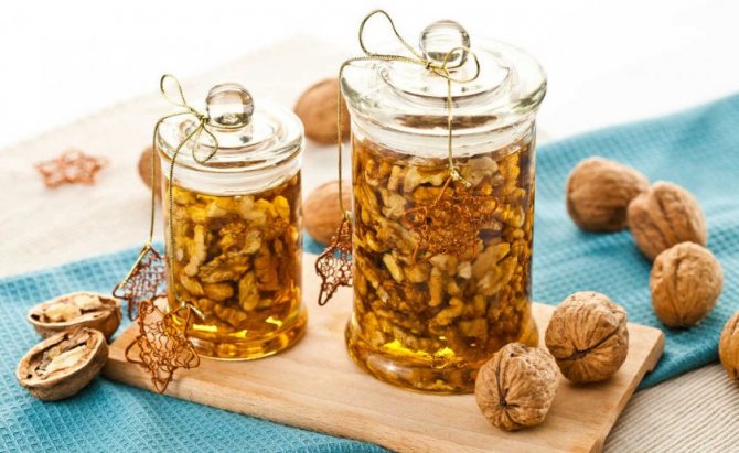 Honung och valnötter för mottagande av styrka