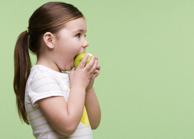 مخلل التفاح للاطفال