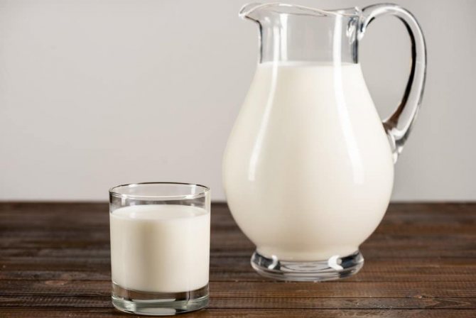 يمكن استخدام الحليب كبديل للماء ، لكن لا يجب أن تحل محل الماء تمامًا