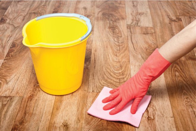 Tvätta golvet med ammoniak
