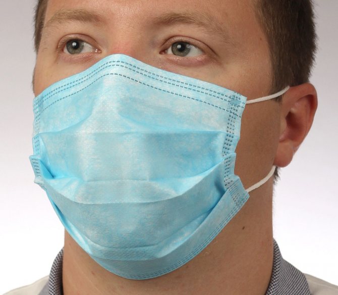 Při očkování používejte dýchací masku