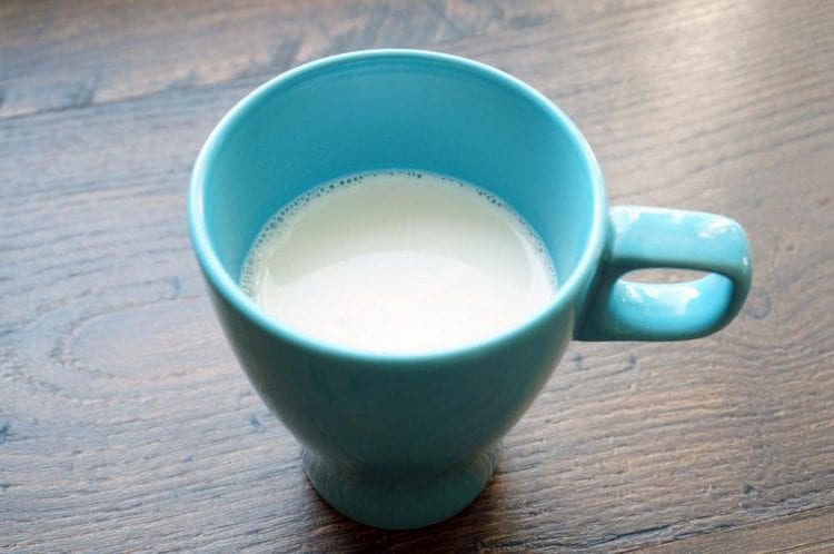 يمكن تحضير ديكوتيون من النبات في الحليب.