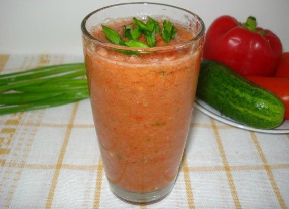 Pipino, Pepper at Green Onion Vegetable Smoothie