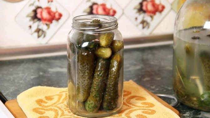 Varför pickles blir mjuka i burken och hur man förhindrar den