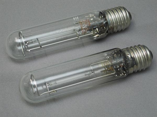 When using mercury lamps, safety rules must be strictly followed