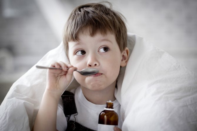 При силна кашлица се препоръчва на децата да дават сироп от елекампан