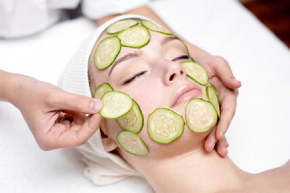 The use of cucumbers in cosmetology