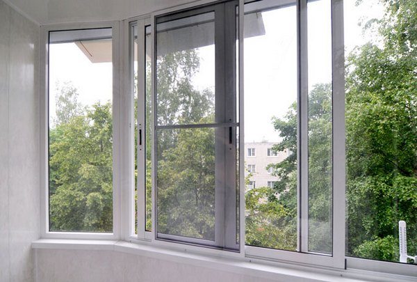 Mosquito nets on the windows will protect your home from mosquitoes