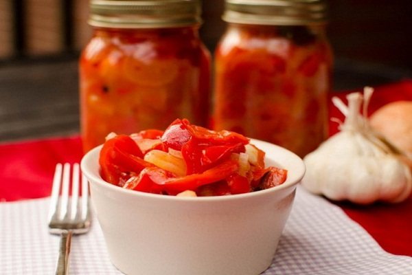 Recipe for the winter: bell pepper with garlic