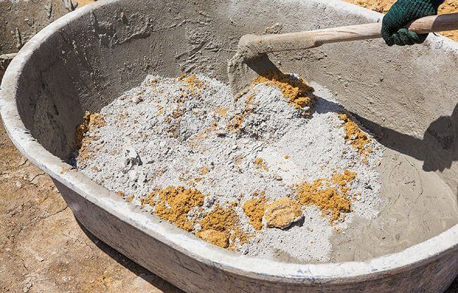 Self-mixing concrete for the blind area of ​​a country house