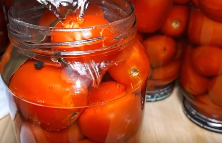 Сладки мариновани домати в литрови буркани