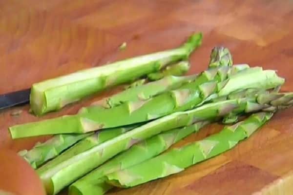 kulot na asparagus