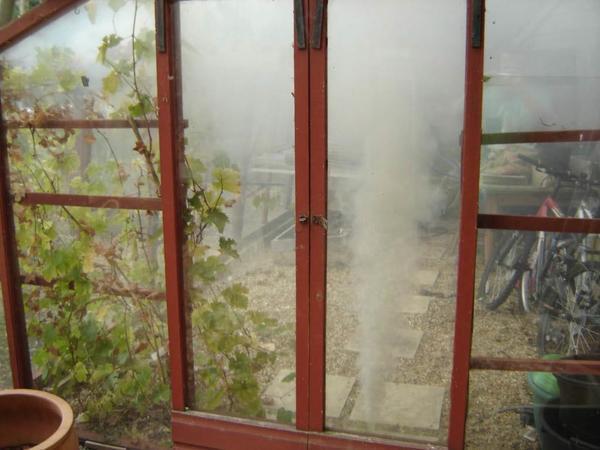A polycarbonate greenhouse can be processed in several ways