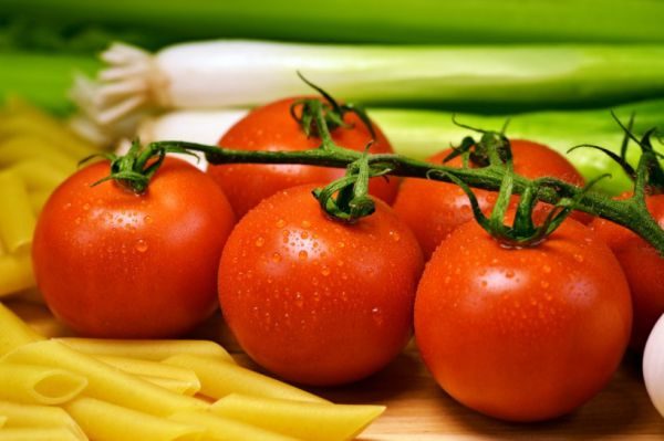 يعتمد التخزين الناجح للطماطم في الشتاء على تنوع المحصول وظروفه.
