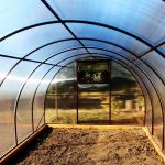 Installation of a polycarbonate greenhouse without a foundation