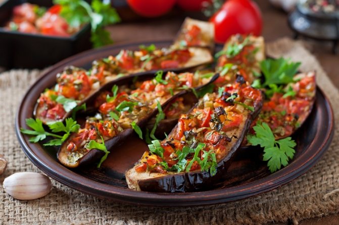 Läcker och hälsosam aubergineförrätt