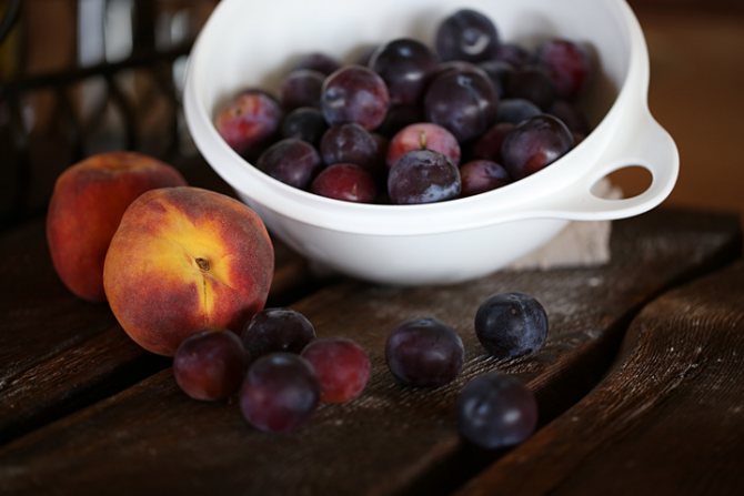 Измити плодове преди обелване и поставяне в буркани