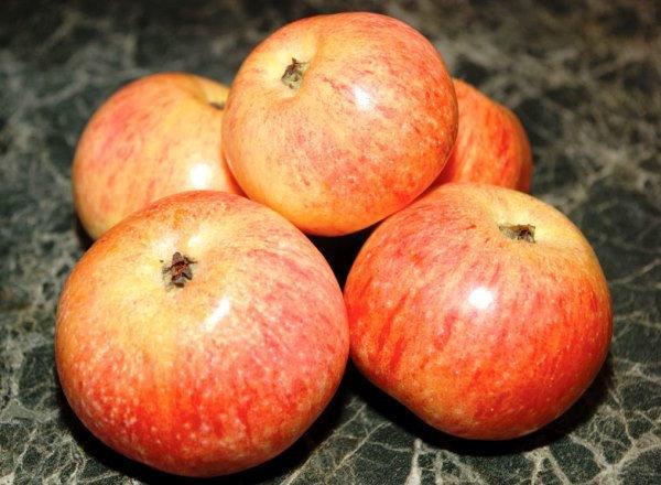 حلوى شجرة التفاح