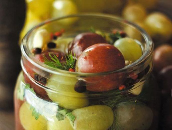 You can also pickle grapes at home in a dessert way.