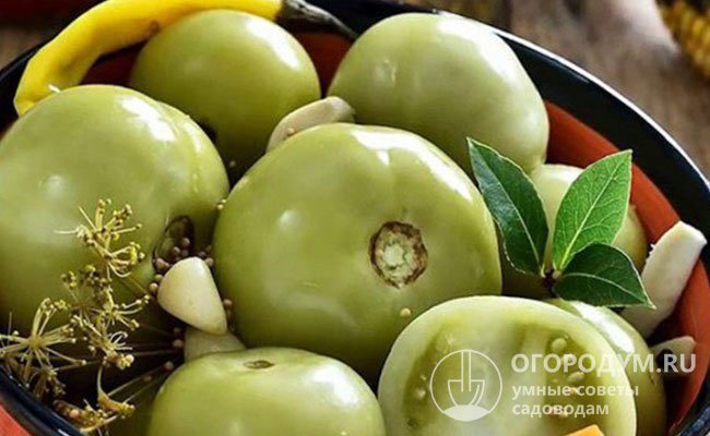 Kalla inlagda gröna tomater