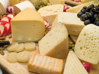Vă prezentăm 18 brânzeturi tari